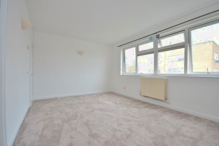 1 Bedroom Flat To Rent In Silbury Boulevard, Milton Keynes, MK9