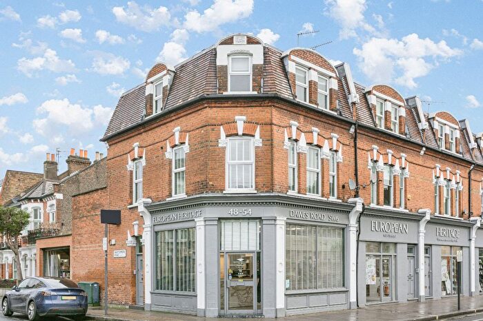 3 Bedroom Flat To Rent In Hartismere Road, Fulham, SW6