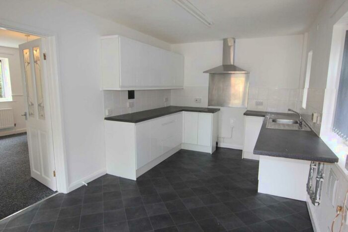 3 Bedroom Semi-Detached House To Rent In Scarr Avenue, Radcliffe, M26