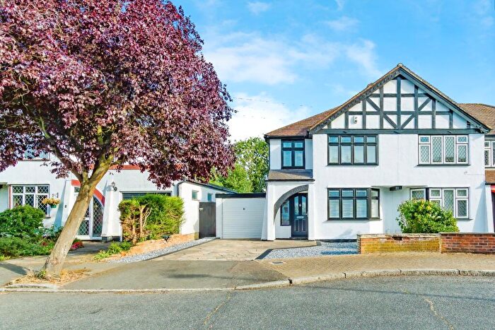 3 Bedroom Semi-Detached House For Sale In Brookmead Avenue, Bromley, BR1