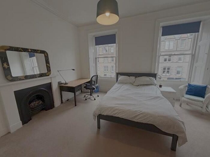 5 Bedroom Flat To Rent In Marchmont Road, Edinburgh, EH9