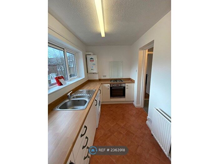 2 Bedroom Flat To Rent In Firshill Crescent, Sheffield, S4