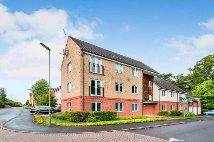 2 Bedroom Flat To Rent In Skippetts Gardens, Basingstoke, Hampshire, RG21