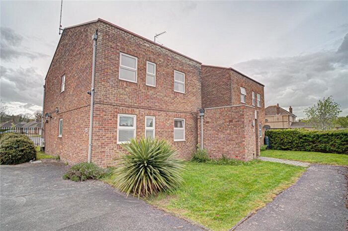 2 Bedroom Apartment For Sale In Broughton Grange, Lawns, Swindon, Wiltshire, SN3