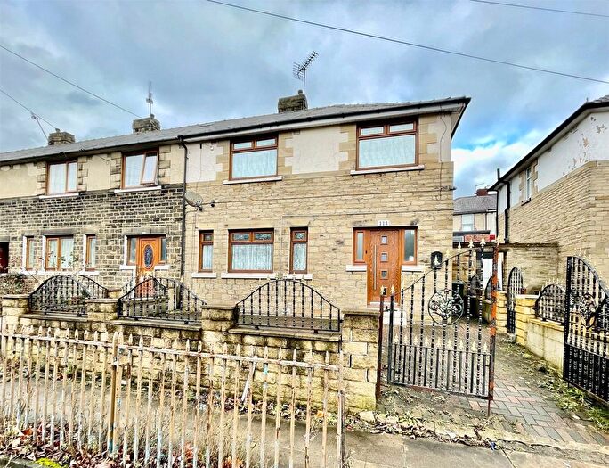 4 Bedroom End Terrace House For Sale In White Abbey Road, Bradford, West Yorkshire, BD8