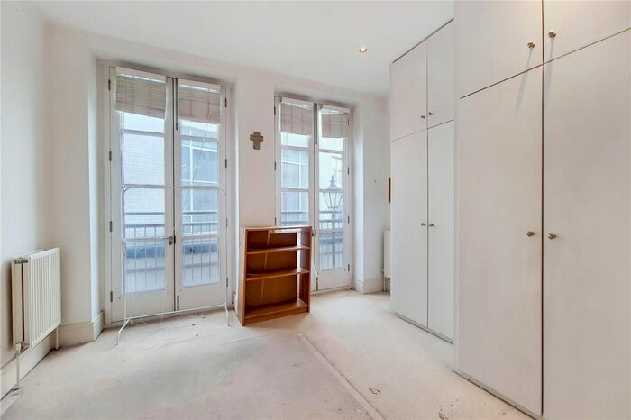 2 Bedroom Flat To Rent In Gate Street, London, WC2A