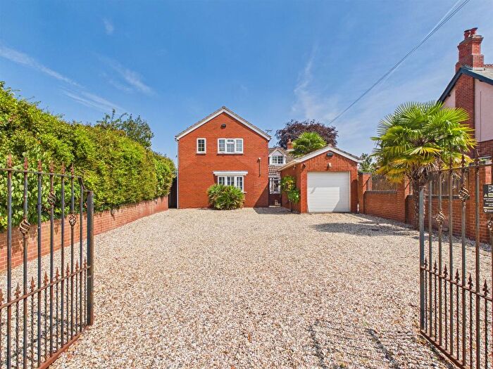 4 Bedroom Detached House For Sale In Tewkesbury Road, Longford, Gloucester, GL2