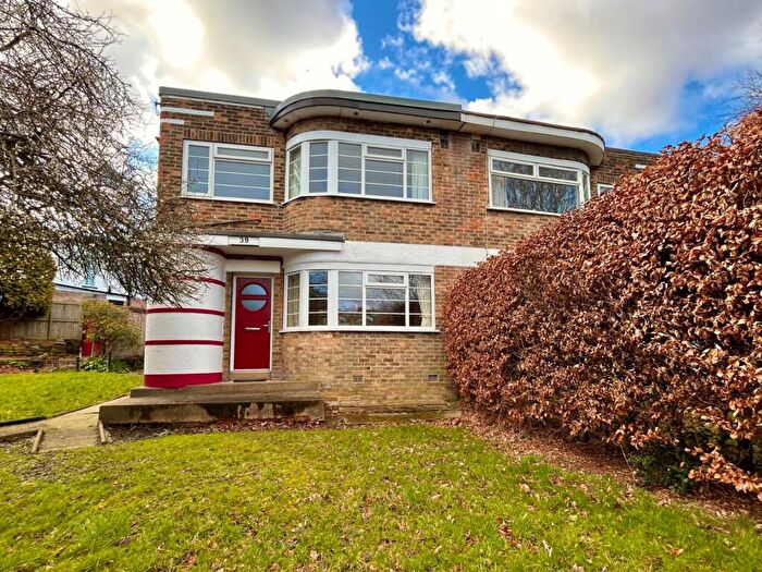 3 Bedroom Semi-Detached House To Rent In Grove Road, Headingley, Leeds, LS6