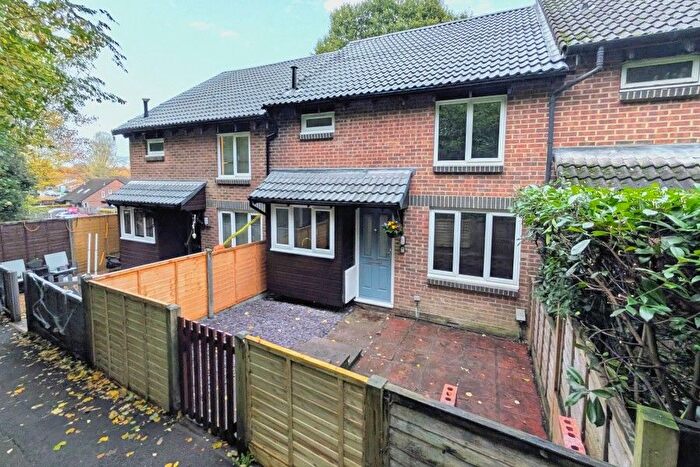 1 Bedroom Terraced House To Rent In Knaphill, Woking, Surrey, GU21