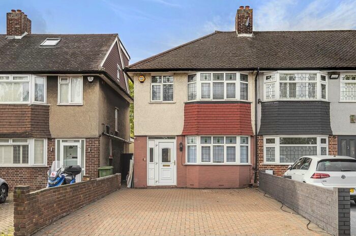 3 Bedroom Property To Rent In Verdant Lane, London, SE6