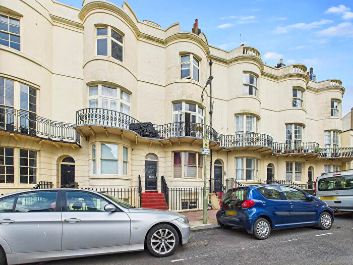 2 Bedroom Apartment To Rent In Regency Square, Brighton, BN1
