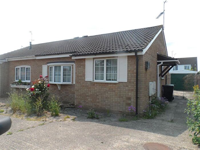 2 Bedroom Semi-Detached Bungalow To Rent In Laywood Close, Raunds, Wellingborough, NN9