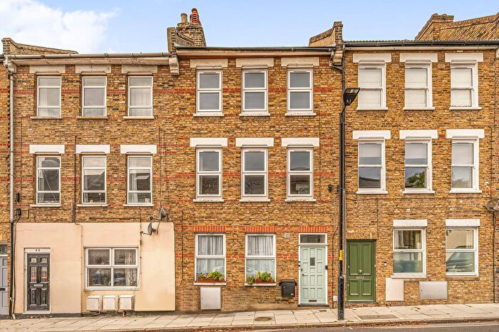4 Bedroom Terraced House For Sale In Ivanhoe Road, London, SE5