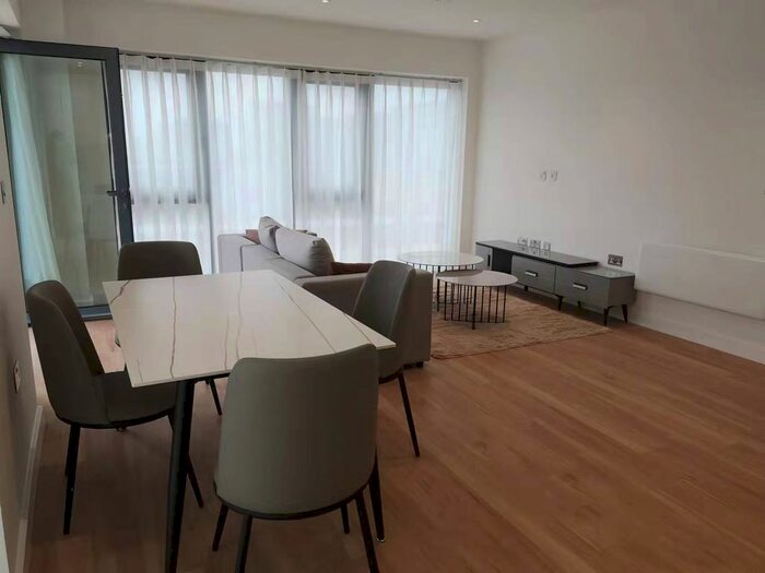 2 Bedroom Flat To Rent In Beaufort Square, London, NW9