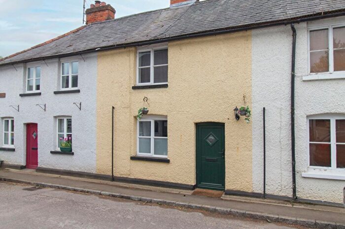 2 Bedroom Cottage To Rent In The Street, North Warnborough, RG29