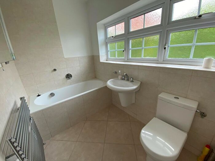 2 Bedroom Detached Bungalow To Rent In Covertside, Newton, CH48