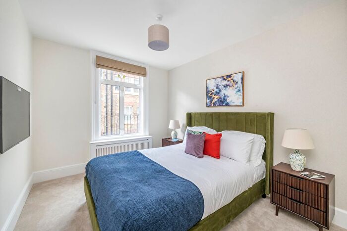 4 Bedroom Flat To Rent In Iverna Court, High Street Kensington, W8