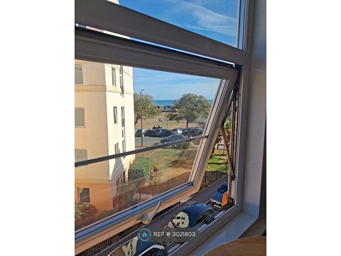 1 Bedroom Flat To Rent In Brunswick St, Teignmouth, TQ14