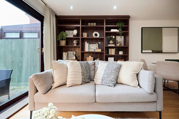 2 Bedroom Terraced House To Rent In Claire Place, Millwall, E14