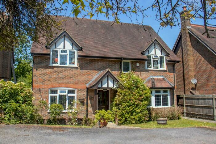 4 Bedroom Detached House For Sale In The Shrave, Four Marks, GU34