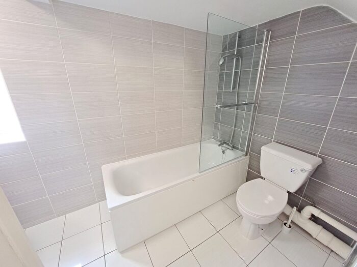 1 Bedroom Flat To Rent In Haringey Park, London, N8