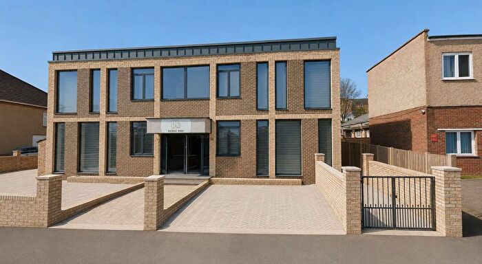 2 Bedroom Flat To Rent In Bowland House Lancaster Road, New Barnet, Barnet, EN4