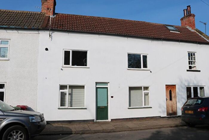 2 Bedroom Cottage For Sale In Church Street, DN17