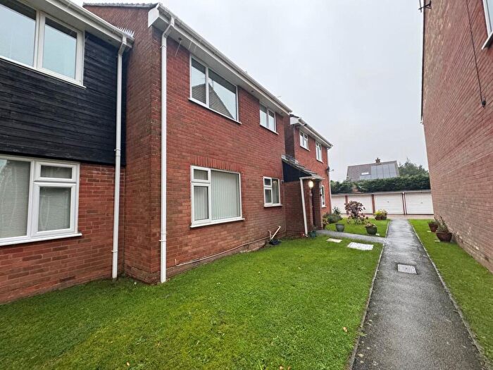 1 Bedroom Flat To Rent In Coulson Court, Prestwood, HP16