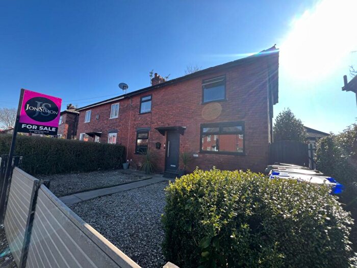 3 Bedroom Semi Detached House For Sale In Red Bank Road, Radcliffe, Manchester, M26