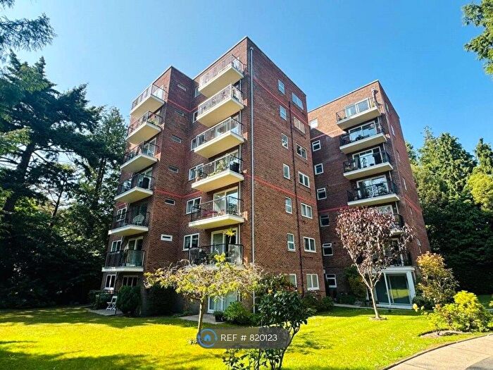 2 Bedroom Flat To Rent In Lissenden, Poole, BH13