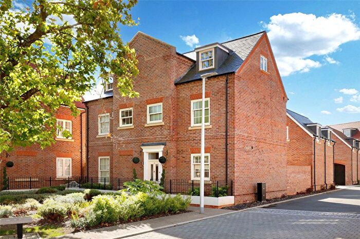 4 Bedroom Detached House For Sale In Uttley Lane, Wilton Park, Beaconsfield, Buckinghamshire, HP9