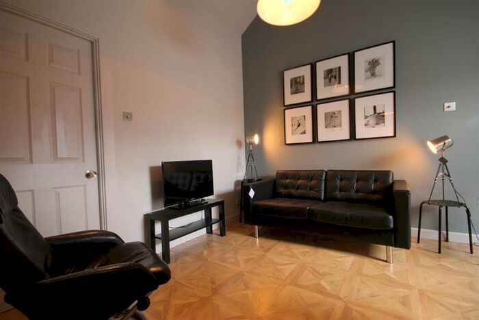 3 Bedroom Apartment To Rent In The Mews, City Centre, NE1