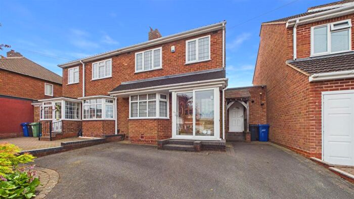 3 Bedroom Semi Detached House For Sale In Merrivale Road, Halesowen, B62