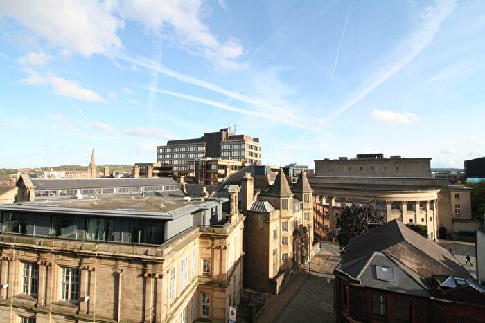 2 Bedroom Apartment To Rent In Broughton House, West Street, S1