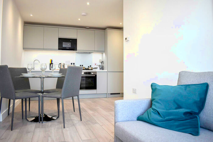 1 Bedroom Flat To Rent In Carlton House, New London Road, Chelmsford, Essex, CM2