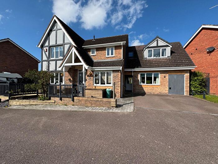 6 Bedroom Detached House For Sale In Hopwood Lane, Burton-On-Trent, DE14