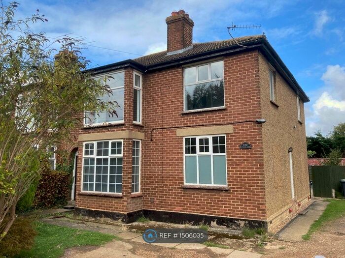 2 Bedroom Flat To Rent In Station Road, Lower Stondon, Henlow, SG16