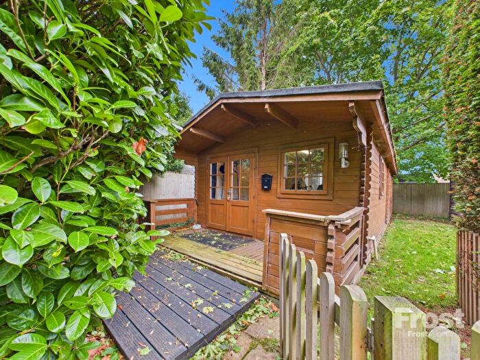 1 Bedroom Detached House To Rent In Log Cabin @ Beeches, Oak Stubbs Lane, Dorney Reach, Berkshire, SL6