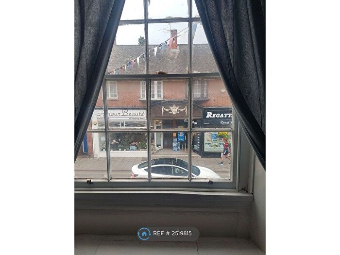 1 Bedroom Flat To Rent In Reading Road, Henley On Thames, RG9