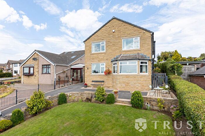 4 Bedroom Property For Sale In Fall Lane, Hartshead, WF15