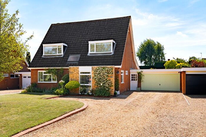 4 Bedroom Detached House For Sale In Manor Close, Bromham, MK43
