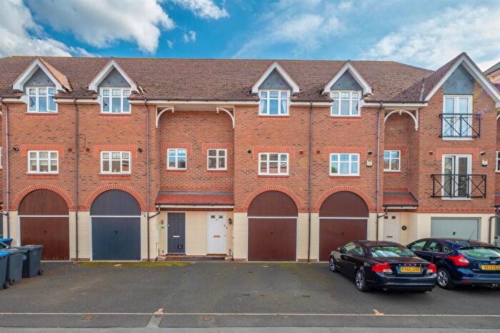 3 Bedroom Terraced House To Rent In Wetherby Way, Stratford-Upon-Avon, CV37