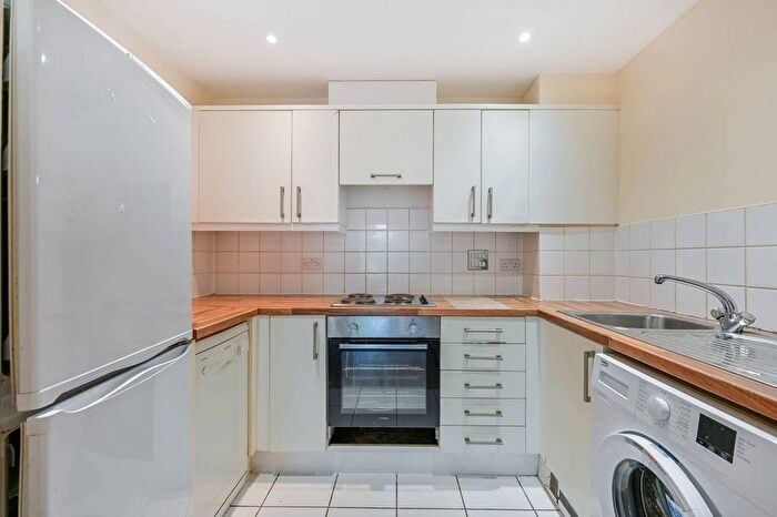 2 Bedroom Flat To Rent In Wooldridge Close, Feltham, TW14