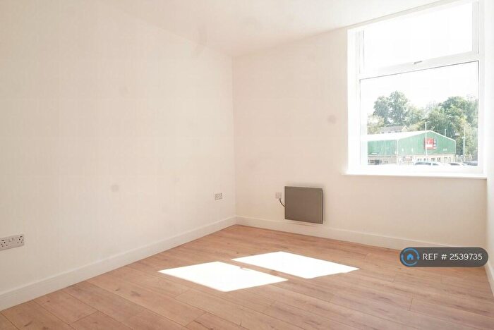 2 Bedroom Flat To Rent In Aurelia House, Brighouse, HD6