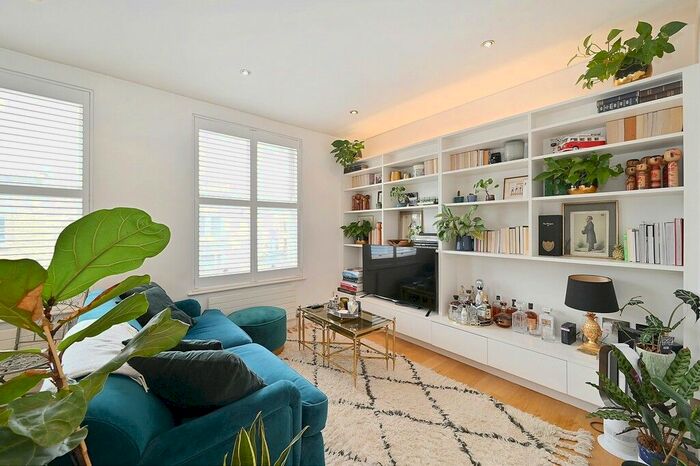 1 Bedroom Flat To Rent In Portobello Road, Notting Hill, W11