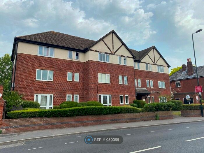 2 Bedroom Flat To Rent In Romsey Court, Southampton, SO15