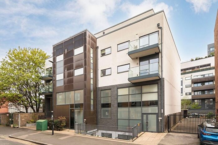 2 Bedroom Flat For Sale In Singer Mews, Clapham North, SW4