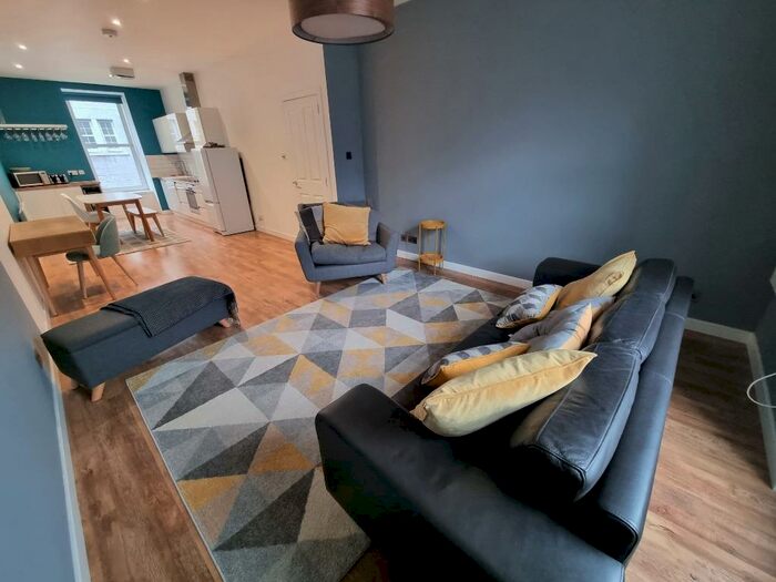 3 Bedroom Flat To Rent In Market Street, The City Centre, Aberdeen, AB11