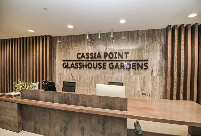 2 Bedroom Flat To Rent In Cassia Point, Glasshouse Gardens, London, E20