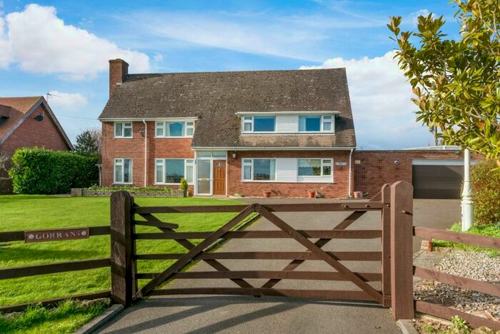 4 Bedroom Detached House For Sale In Gorrans, Luddington, Stratford-upon-Avon, CV37